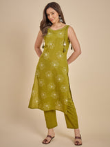 Women Green Printed Sleeveless Kurta with Trousers Set