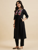 Embroidered Kurta With Pockets