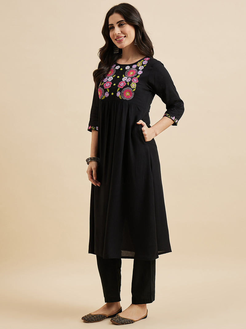 Embroidered Kurta With Pockets