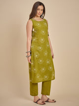 Women Green Printed Sleeveless Kurta with Trousers Set