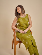 Women Green Printed Sleeveless Kurta with Trousers Set