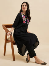 Embroidered Kurta With Pockets